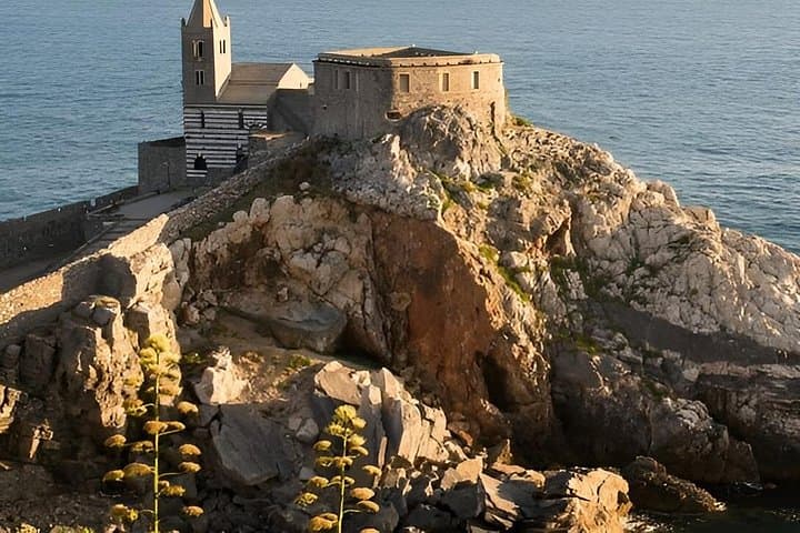 Private Boat Tour Gulf of Poets - Half day