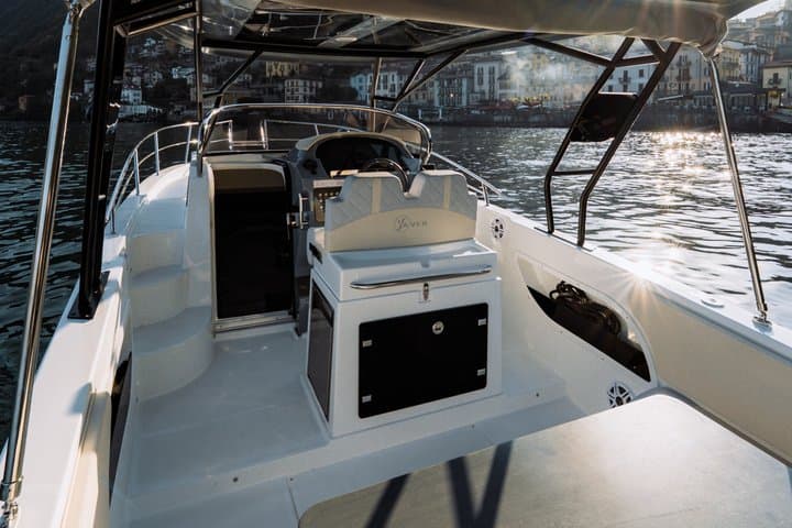 Private Boat Tour on Lake Como: Prosecco and Villas