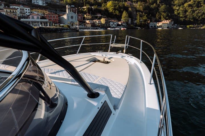 Private Boat Tour on Lake Como: Prosecco and Villas