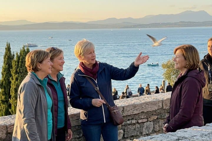 Private Walking Tour in Sirmione Heritage & Castle