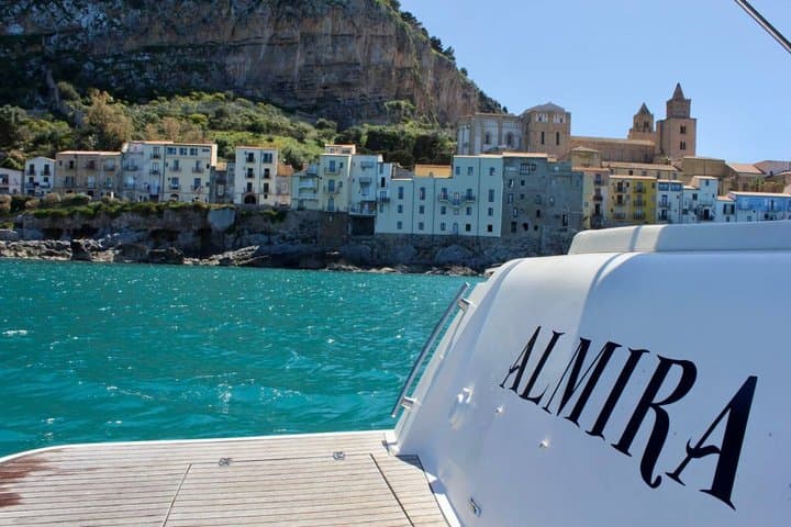 Cefalù : Mini Yacht Tour with Aperitif, Snorkeling and Caves