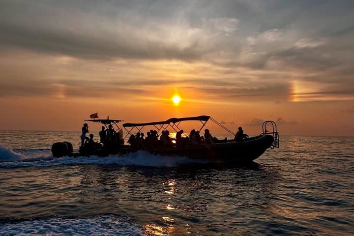 Sunset excursion from Tropea to Capo Vaticano with aperitif