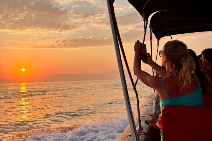 Sunset excursion from Tropea to Capo Vaticano with aperitif
