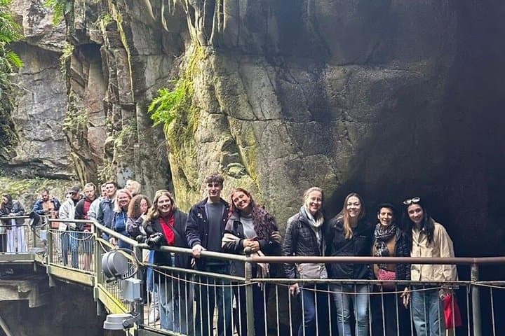 Small-Group Lake Como: Bellagio, Varenna, Hidden Gorge & Boat