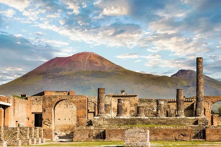Pompeii, Amalfi Coast and Positano Day Trip from Rome