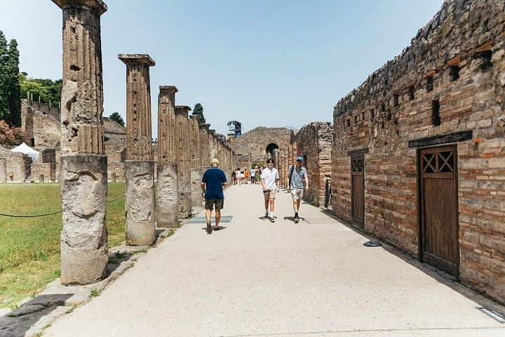 Pompeii, Amalfi Coast and Positano Day Trip from Rome
