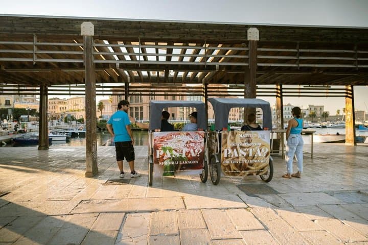 Bari Rickshaw Panoramic Tour with Audio Guide