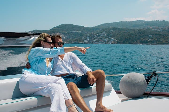 3-Hour Private Boat Tour of Capri Island with Local Skipper