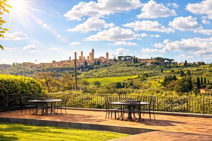 From Florence: Chianti Wine Tour with Tastings & San Gimignano