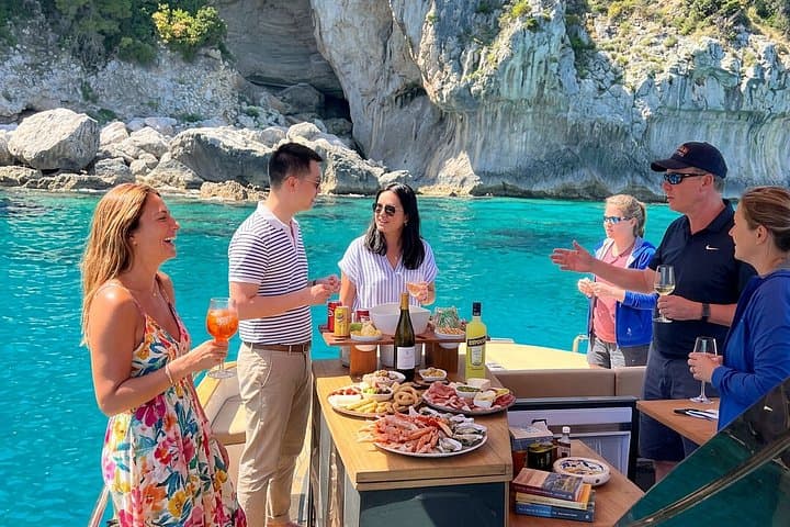 From Positano : Elite Capri Boat Day Free Bar, Brunch & City Walk