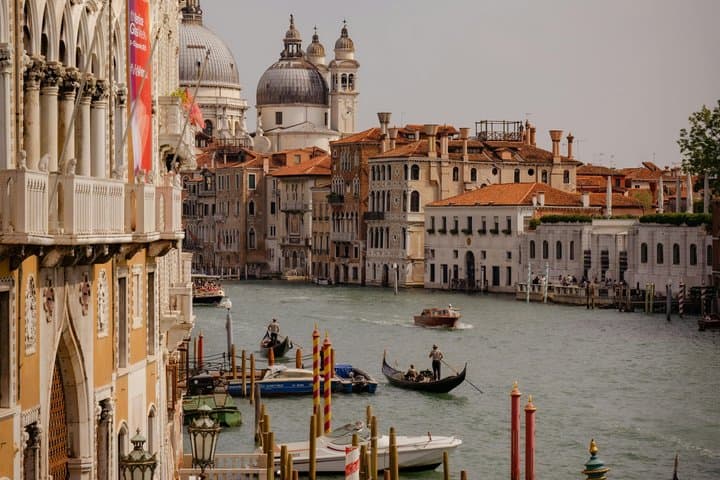 Venice Day Tour Gondola Ride and Glass Factory