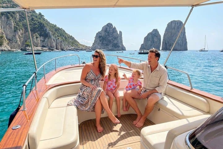 Capri Signature Boat Tour from Amalfi with Time on Land