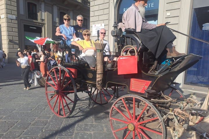 Florence : Carriage Tour in the Old Town – Romantic Tour