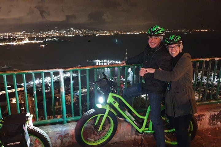 Guided tour of Naples by FAT electric bike