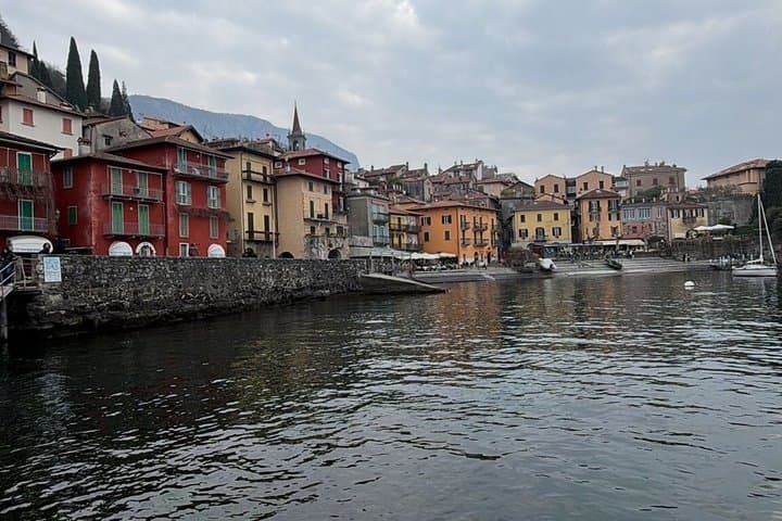 Boat tour share 4h Como with landing in Bellagio and Varenna