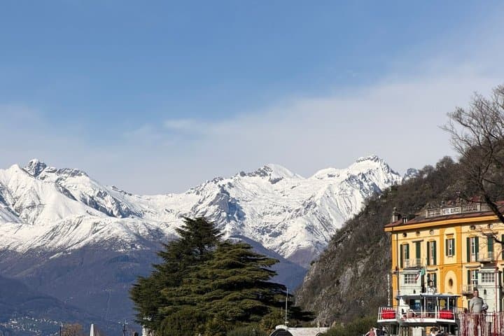Boat tour share 4h Como with landing in Bellagio and Varenna