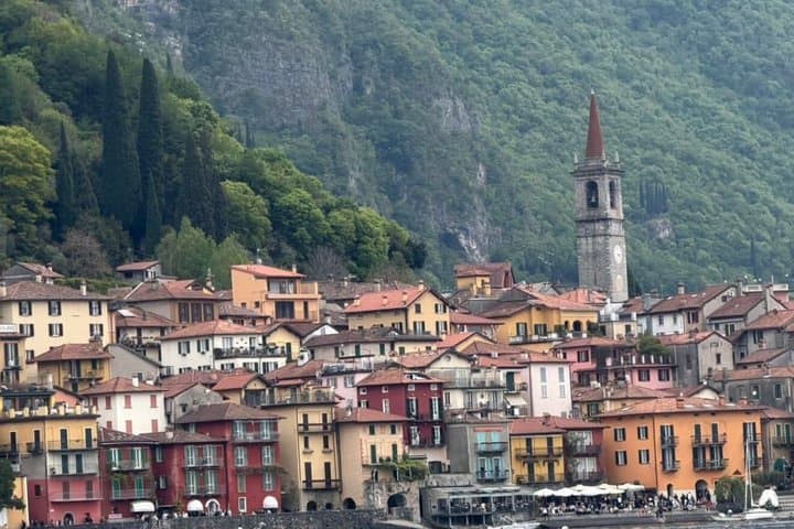 Boat tour share 4h Como with landing in Bellagio and Varenna