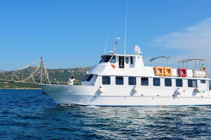 Baja Sardinia & Cannigione: boat tour to La Maddalena Archipelago