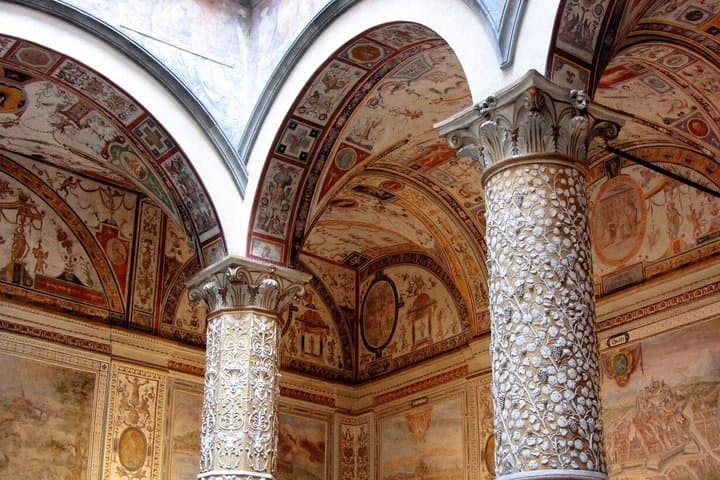 Florence: Palazzo Vecchio Private Tour & Medici Secret