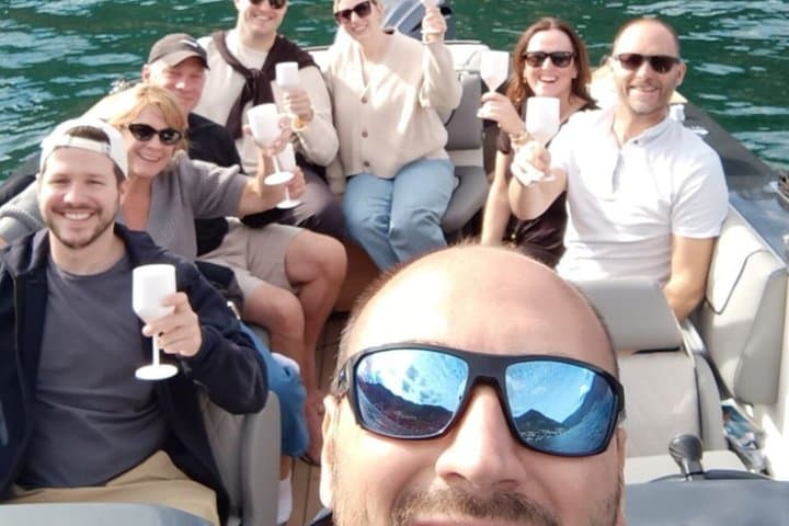 Lake Como: Private Express Boat Tour to Bellagio & Wine