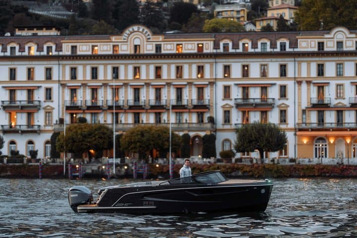 Lake Como: Private Express Boat Tour to Bellagio & Wine