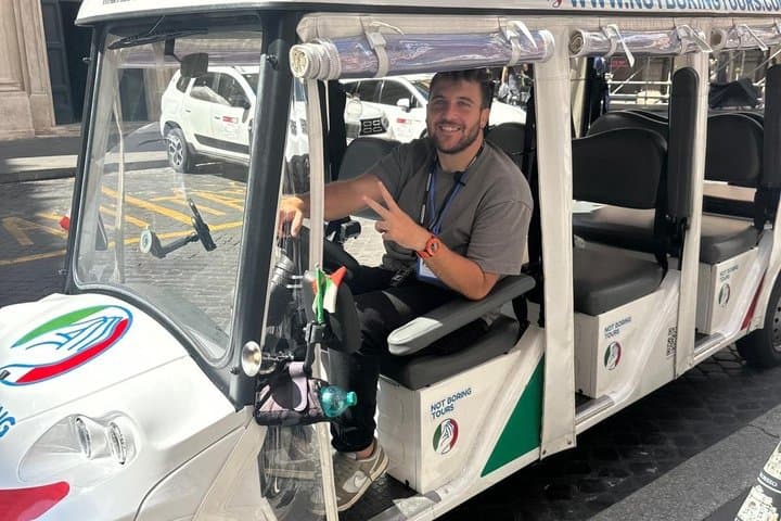 Fun Golf Cart Tour with Music and Gelato in Rome