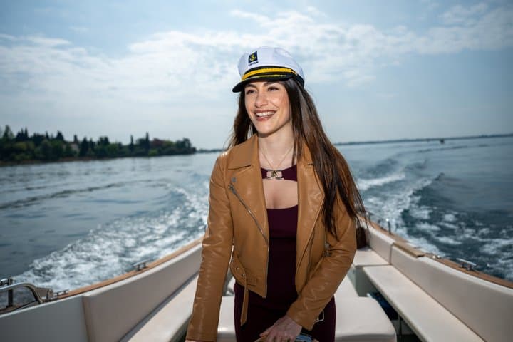 Private Romantic Motorboat Tour From Sirmione