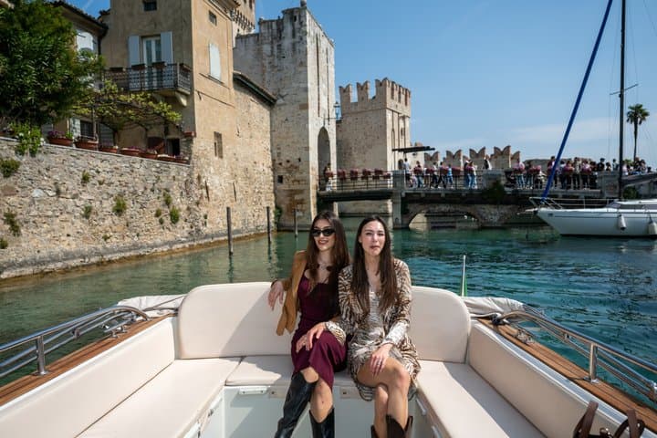Private Romantic Motorboat Tour From Sirmione