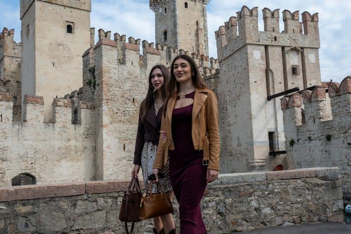 Guided tour in Sirmione with motorboat tour