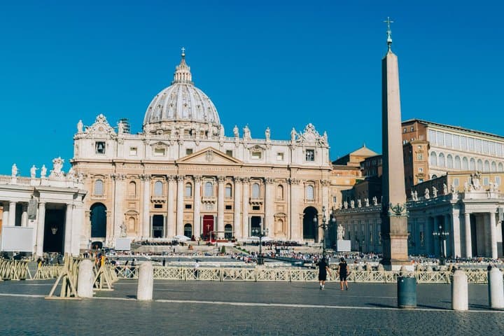 Rome : St. Peters Basilica accompanied Entrance With Dome Access