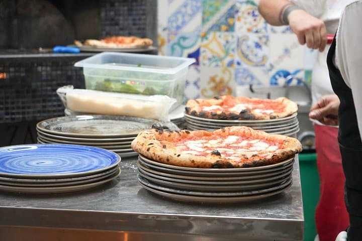 Pizza-Making Class with Local Top-Rated Chef with Drink in Naples
