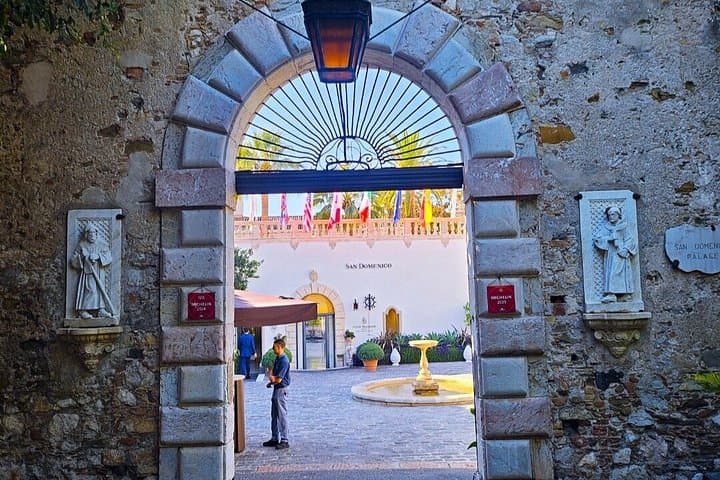 Private Tour Taormina Castelmola Giardini Naxos