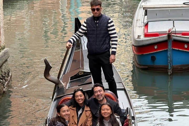 Gondola Ride with Private Walking Tour in Venice