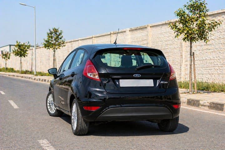 Private Transfer Between Milan Malpensa/Linate Airport and City