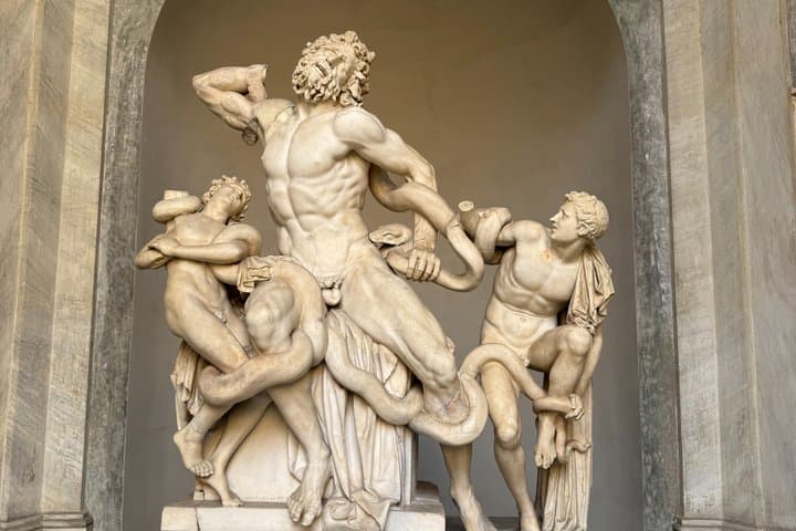 Vatican Museums Small Group Tour with St Peter's Basilica Access