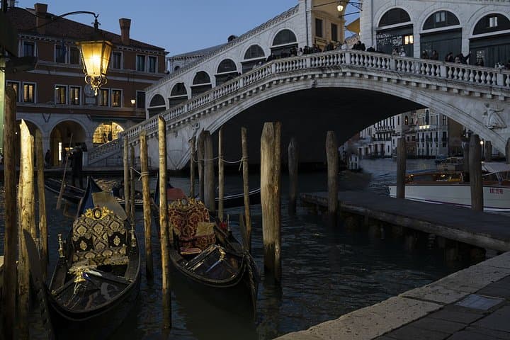 Custom Venice Architecture Tour with a Local Guide