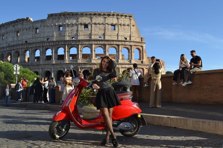 Rome: Lizzie McGuire Experience with Vespa Tour