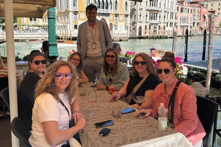 Story of Venice: Private Tailor-Made Walking Tour & Pickup