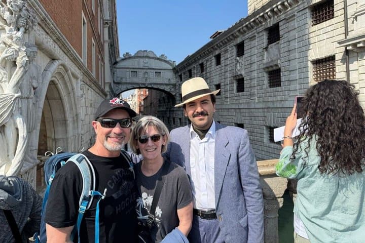 Story of Venice: Private Tailor-Made Walking Tour & Pickup