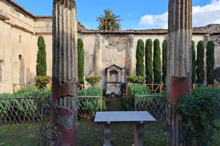 Pompeii exclusive - small group up to 10