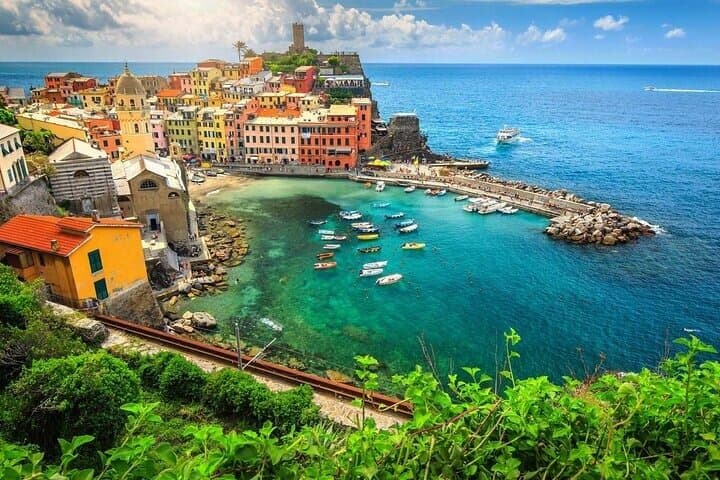 Cinque Terre Full Day Tour from Milan