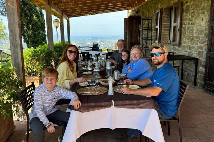 Tuscany Day Trip from Rome with Wine Tasting & Traditional Lunch