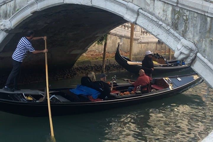 Deluxe Gondola Ride With "Live Music" in Venice With Pick-Up