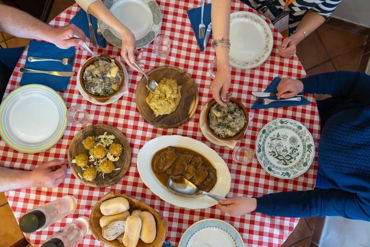 Small-Group Lake Como Local Food Tour with Wine