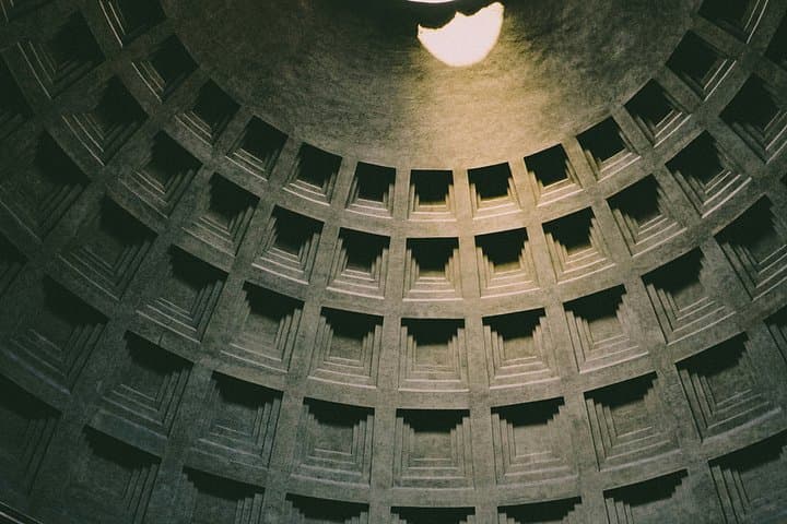 Rome Pantheon Fast Track Entrance with Audio Guide and Host