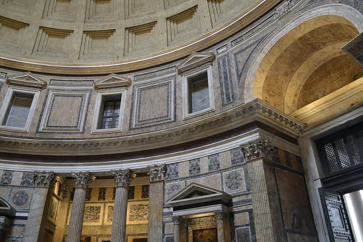 Rome Pantheon Fast Track Entrance with Audio Guide and Host