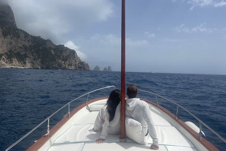 Tour of the Faraglioni of Capri and the Highlights of the island