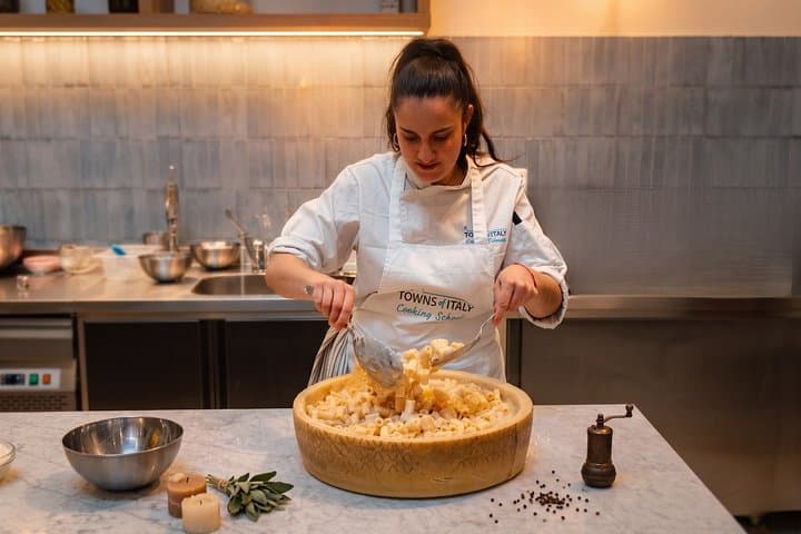 Rome Dinner Show with Live Opera & Pasta Live Cooking Experience