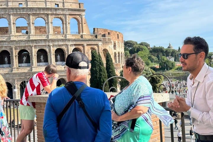 Fun Golf Cart Tour with Music and Gelato in Rome