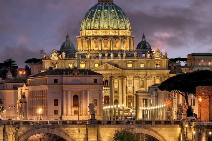 Vatican City: St. Peter's Basilica Priority Entry & Audio Guide